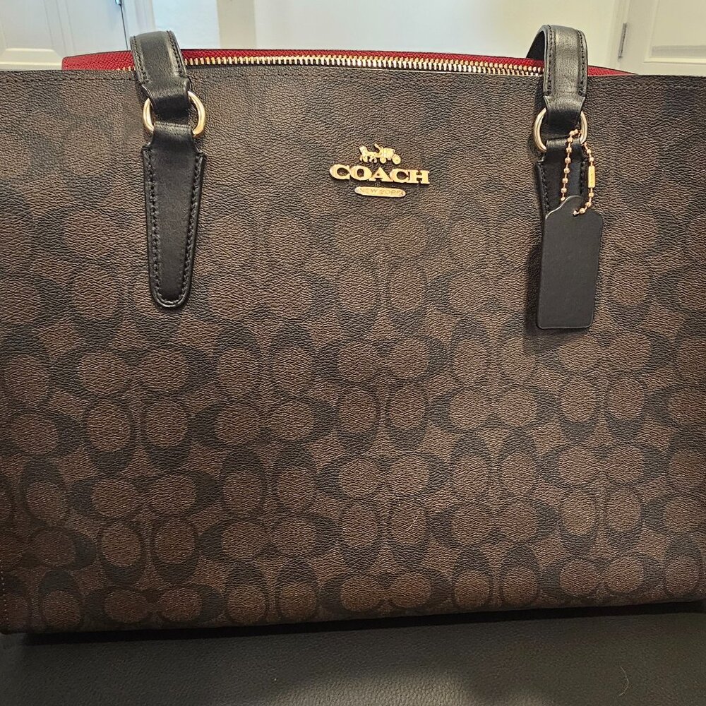 Coach Tatum Caryall - LIKE NEW